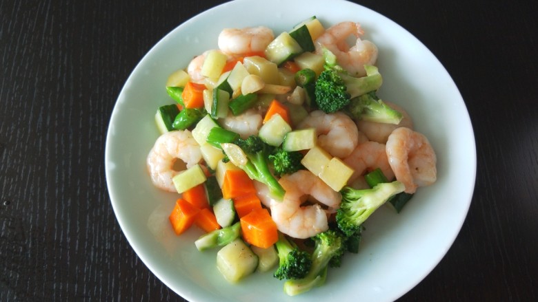 五彩缤纷炒虾仁,成品图