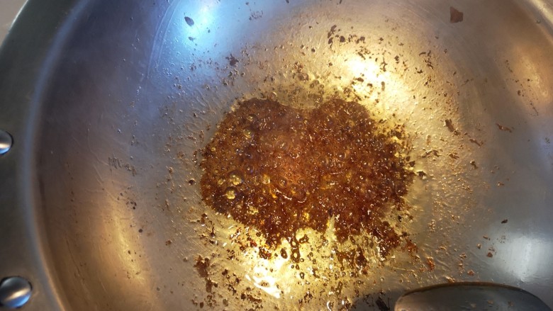红烧牛肉面,冰糖熬到起泡泡。