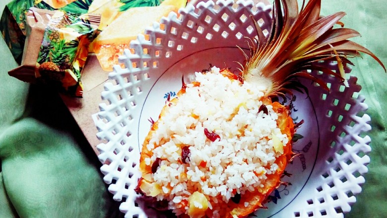 #花样水果# 凤梨香饭,端上餐桌。