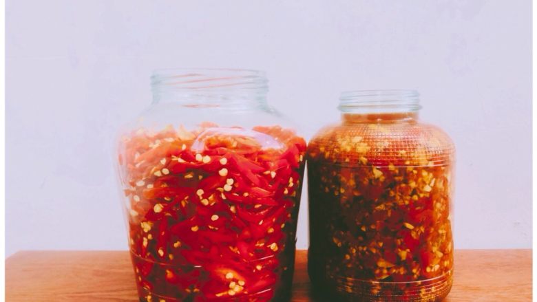 蒜蓉辣椒和客家剁椒