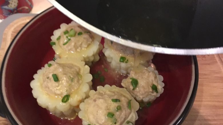 苦瓜镶肉,淋上芡汁!搞定!
