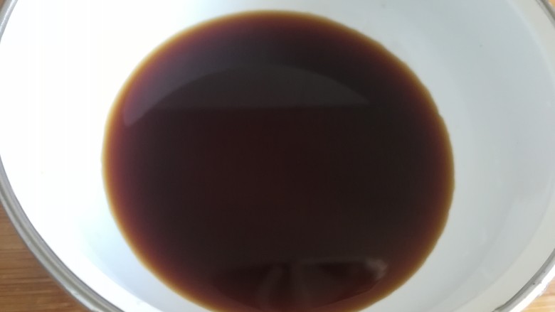 开胃小菜 酱萝卜皮,<a style='color:red;display:inline-block;' href='/shicai/ 788'>生抽</a>:纯净水(凉白开)/4:5勾兑成一碗酱水