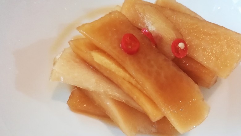 开胃小菜 酱萝卜皮,两天后的产品,摆盘
