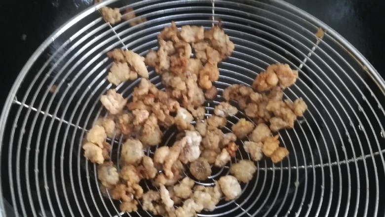 桂花香菇牛肉油辣酱 下饭神器,捞出鸡油渣