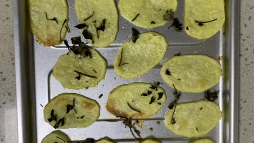 罗勒碎土豆片