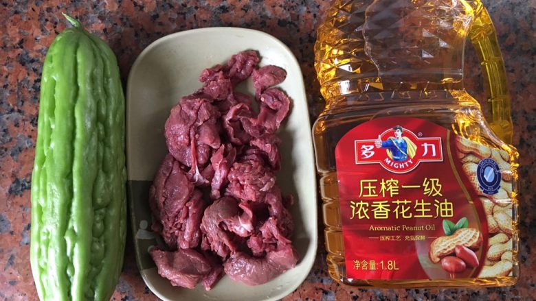 凉瓜炒牛肉,准备材料