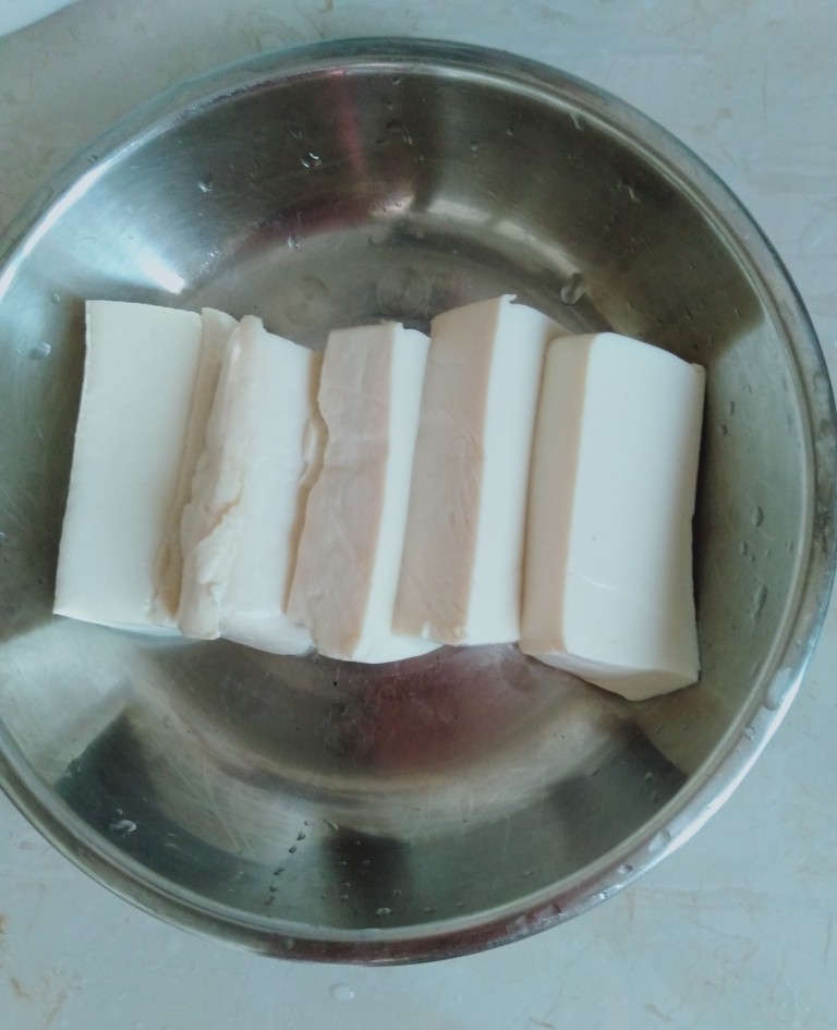 水煮肉片,<a style='color:red;display:inline-block;' href='/shicai/ 465'>豆腐</a>切片