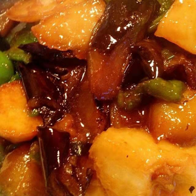 东北地三鲜,加鸡精炒均,美味出锅👏👏👏