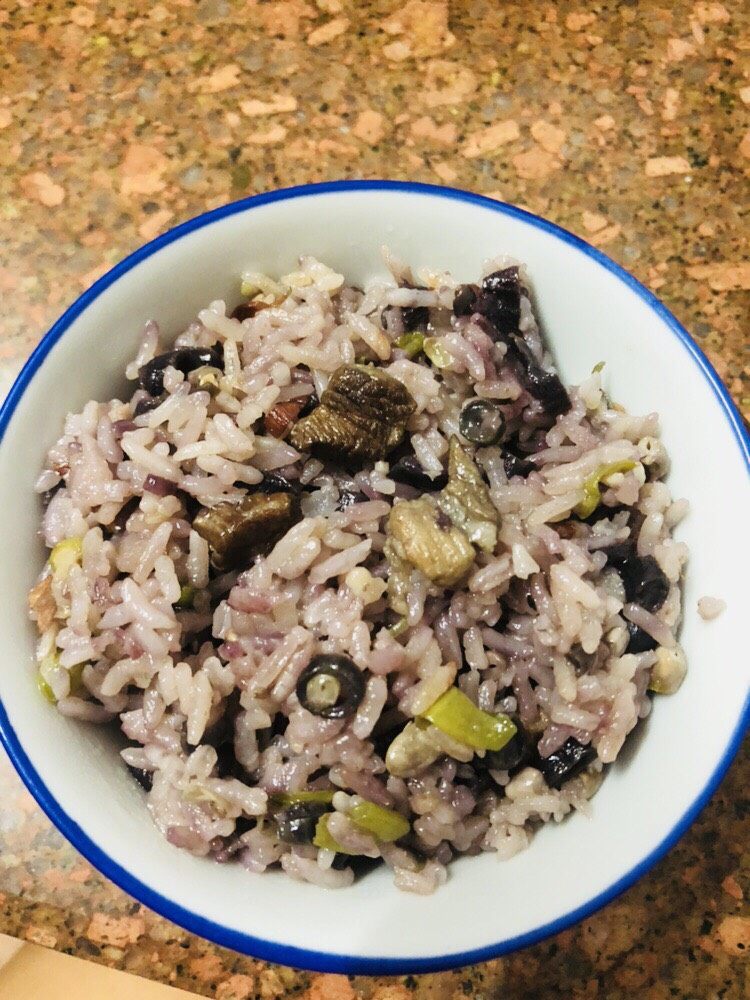 长豆饭(豇豆角饭),配上一碗汤,吃麻麻香……