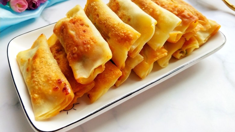 馄饨皮锅贴,美美图片来一张。