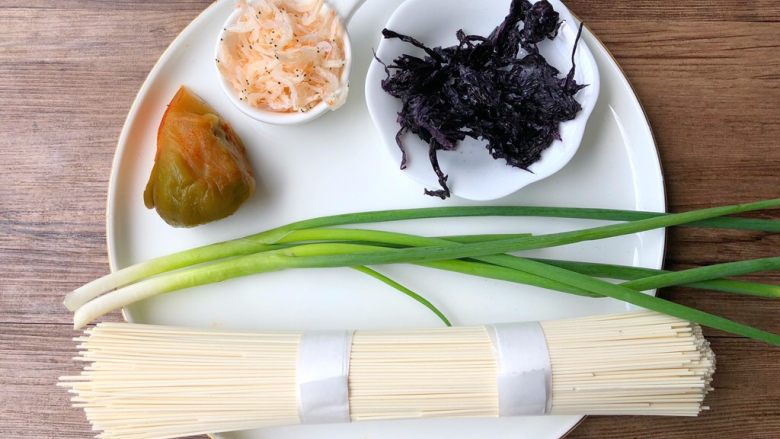 葱花汤面,食材合影