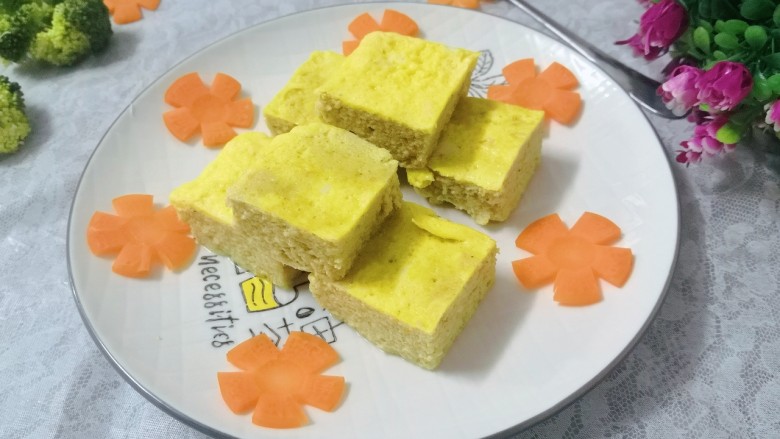 西兰花玉米鸡肉糕,装盘,即可上桌
