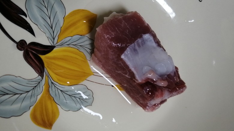 毛豆肉沫,瘦肉50克洗干净