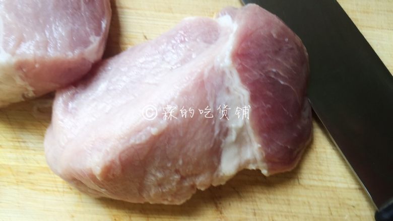 上海小吃 炸里脊肉串,<a style='color:red;display:inline-block;' href='/shicai/ 11224'>猪里脊</a>。
