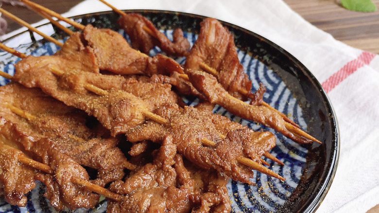 上海小吃 炸里脊肉串,完成。