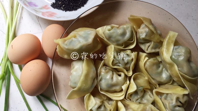 冷馄饨的逆袭 香香的抱蛋馄饨,食材(这里用的是熟的冷馄饨。)