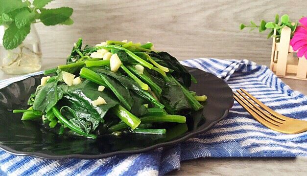 蒜蓉炒菠菜,成品图!
