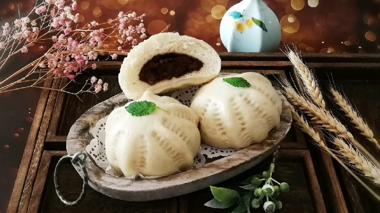 豆沙花包,当做早餐主食 搭配一杯牛奶 好吃又节省时间