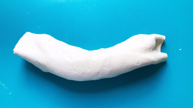 香蕉飞饼卷,卷起来(我这根香蕉太弯了,卷的不太好看)