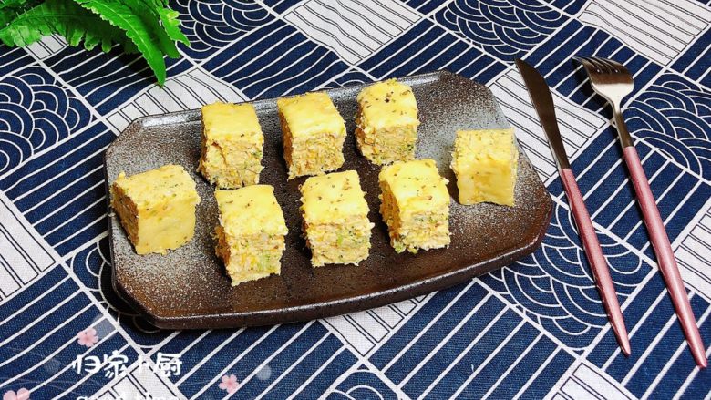 西兰花玉米鸡肉糕(芝士焗烤版),再来一张成品图。