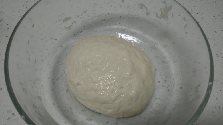 糖酥饼,活成比较软的面团,醒面30分钟。
