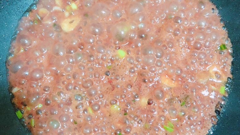 腐乳菜花,加入50ml水,将酱料搅拌均匀。