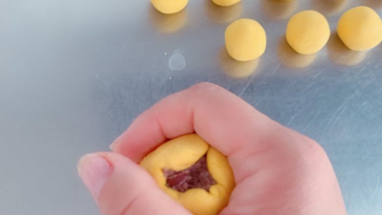 南瓜糯米苏耗子,利用虎口收圆