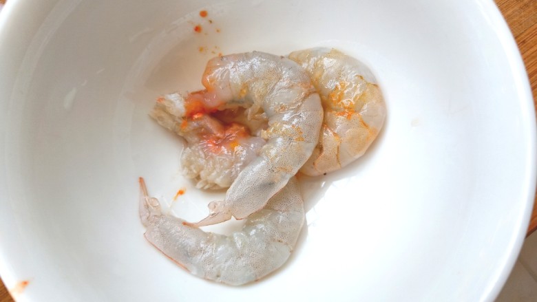 补钙鲜嫩虾糕,去虾须,虾皮,虾线