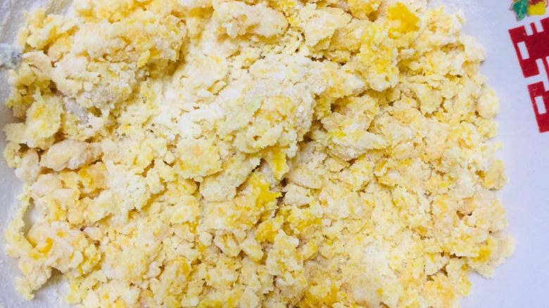 椰蓉黄金饼,不用加水,搅拌成图中的样子