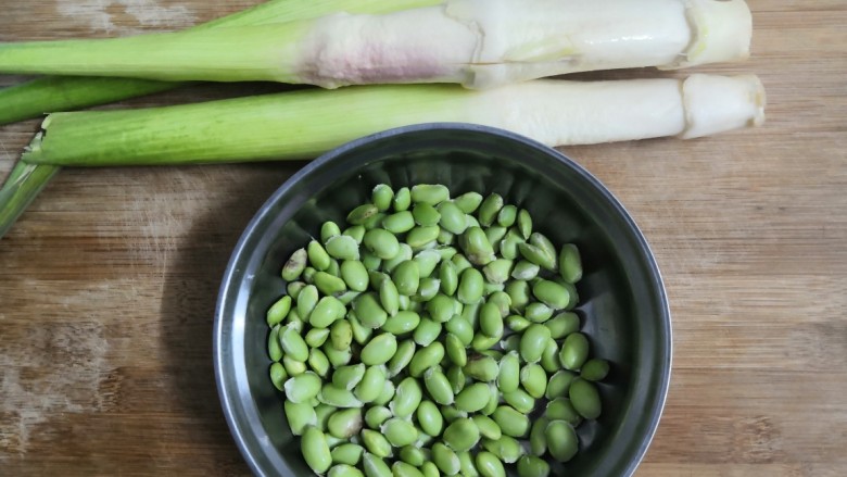 糖醋茭白豆仔,准备好食材