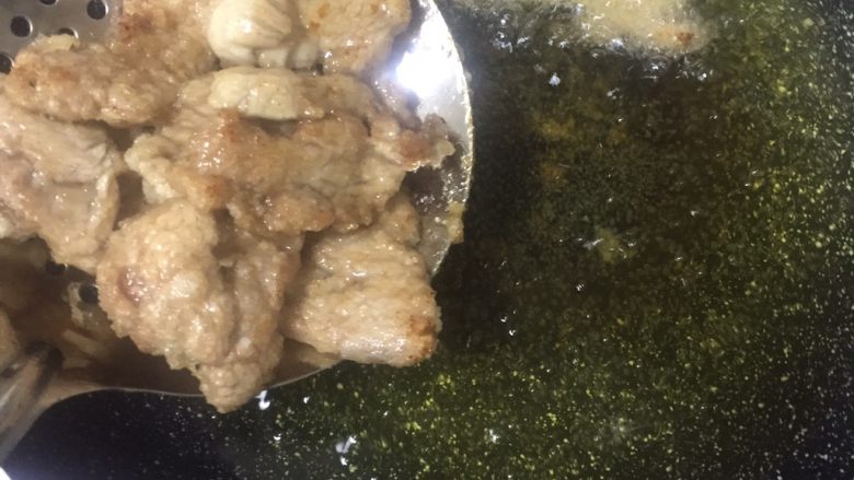 家庭版锅包肉,升高油温冒烟儿复炸30秒，让其变得酥脆