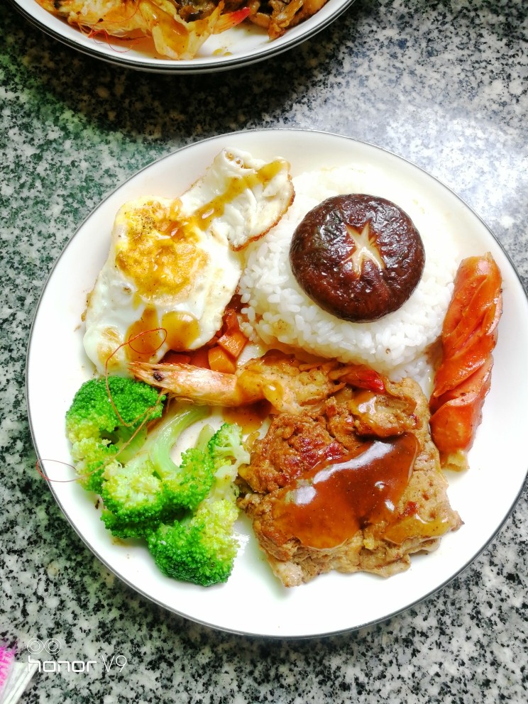 黑胡椒鸡扒,再来碗白米碗,摆出你喜欢的样子。