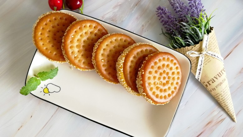 南瓜糯米夹心饼,就问一句这样的饼你能吃几个?我一口气三个没问题……