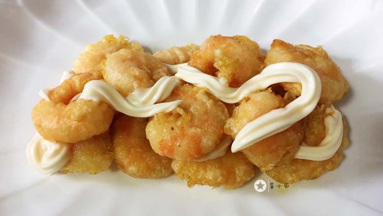 仙境蓬莱虾,虾仁摆成自己喜欢的模样,今天就打成鹊桥样吧,哈哈,挤上<a style='color:red;display:inline-block;' href='/shicai/ 4856'>沙拉酱</a>,然后再垒上虾仁