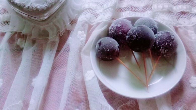 葡萄棒冰 #清爽夏日#,酸酸甜甜的葡萄棒冰。
