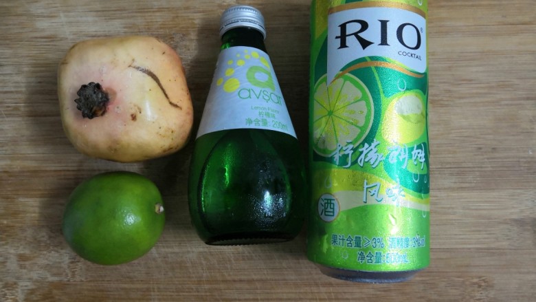 石榴气泡鸡尾酒,准备好,所需要的食材