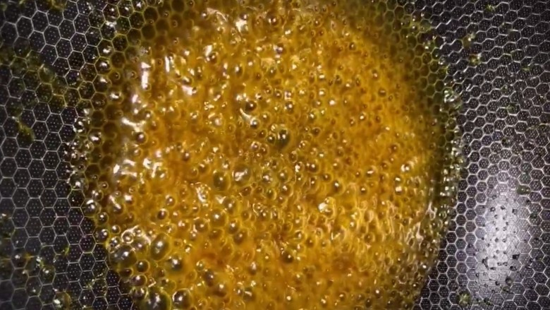 橙汁大虾,大火熬制汤汁浓稠