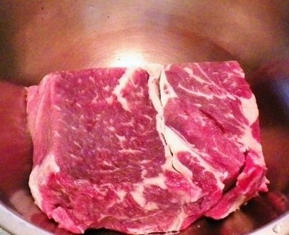 香煎牛肉土豆饼,<a style='color:red;display:inline-block;' href='/shicai/ 216'>牛肉</a>提前从冰箱拿出解冻