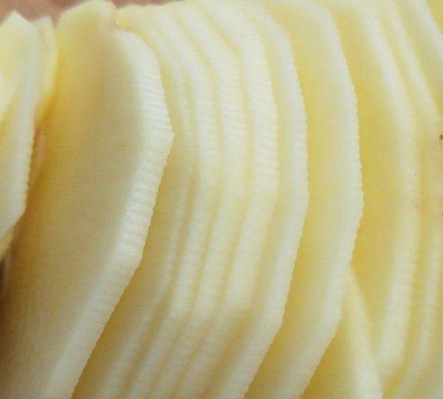 香煎牛肉土豆饼,<a style='color:red;display:inline-block;' href='/shicai/ 23'>土豆</a>切片