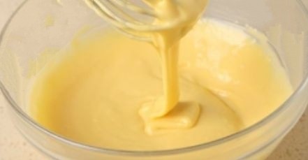 香煎牛肉土豆饼,搅拌均匀