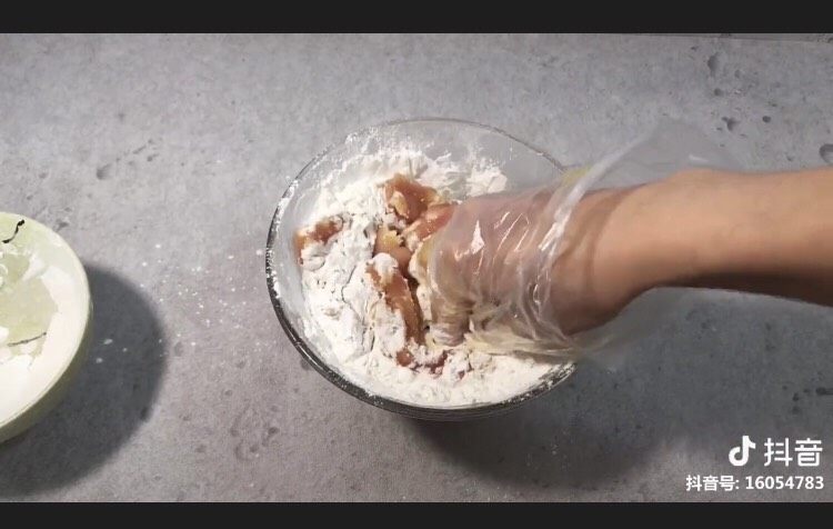 糖醋里脊,搅拌均匀