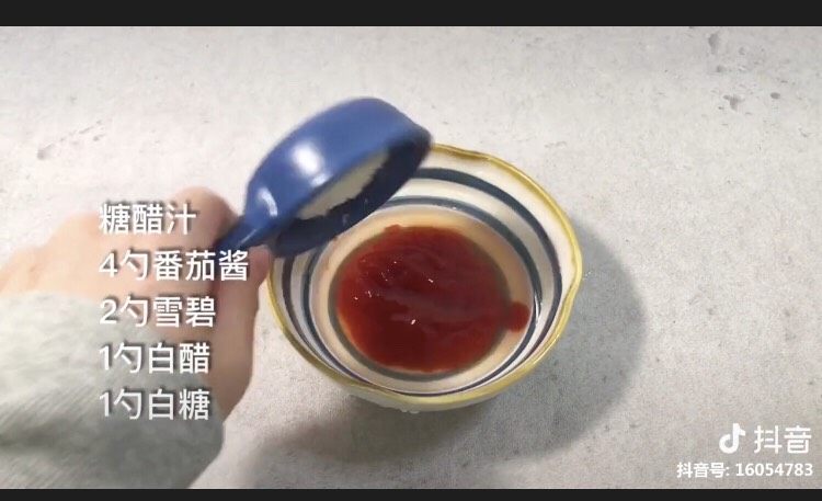 糖醋里脊,<a style='color:red;display:inline-block;' href='/shicai/ 699'>番茄酱</a>、<a style='color:red;display:inline-block;' href='/shicai/ 10115'>雪碧</a>、醋、白糖调汁