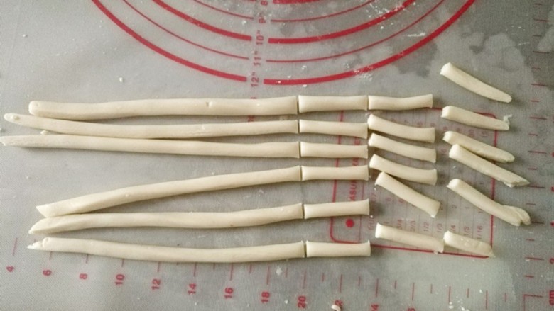 江米条,再切成自己喜欢的长度。