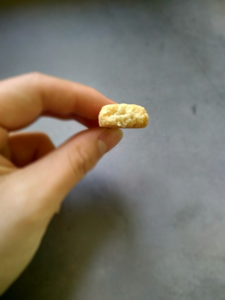 蔓越莓奶酥条,这个饼干我把我在油量和糖量上都有减少,大家可以根据自己的口味适当的调节。