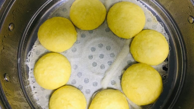 黄金玉米饼,然后再焖3到5分钟