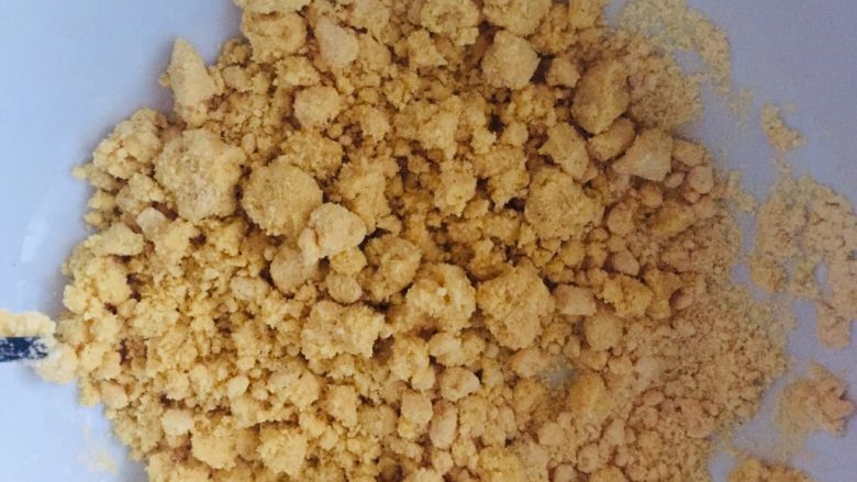 黄金玉米饼,加入用温水泡开的酵母粉和白砂糖