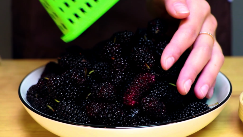 营养价值比葡萄酒高，性价比超高的桑葚酒