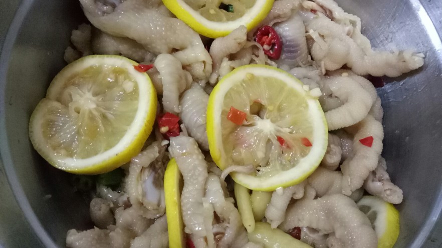 酸辣脱骨鸡爪