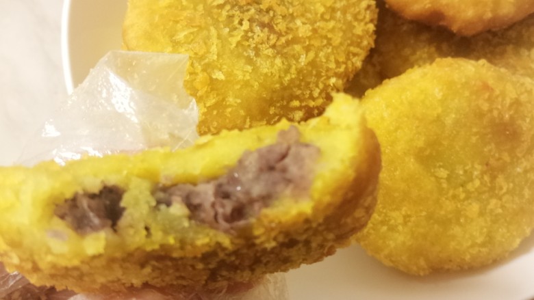 南瓜饼,小火炸熟。