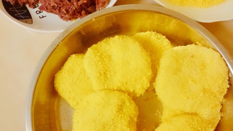 南瓜饼,准备下油锅。